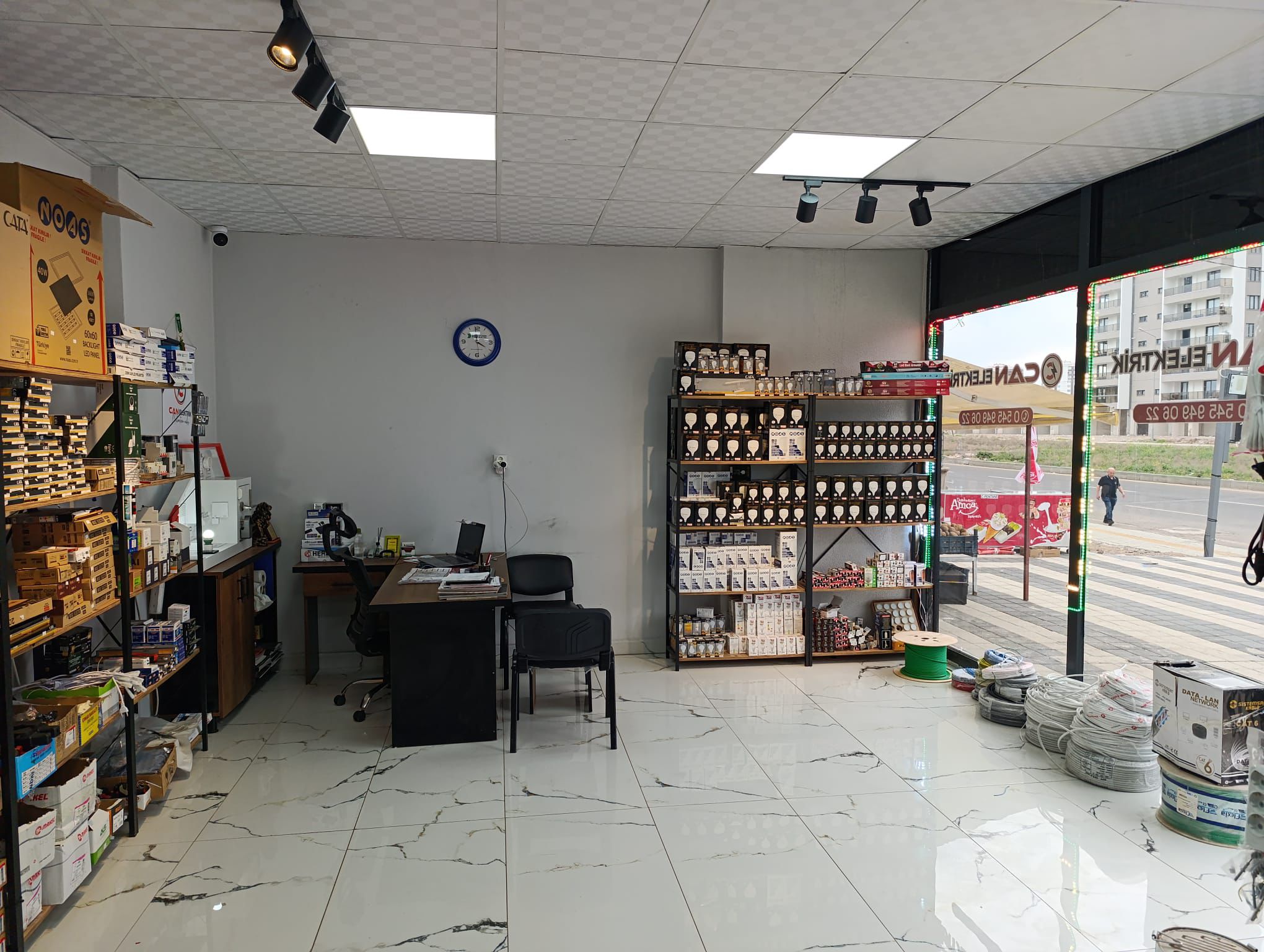 Diyarbakır Elektrik Ustası - Mağaza İçi